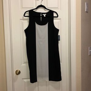 Black & white color block shift dress